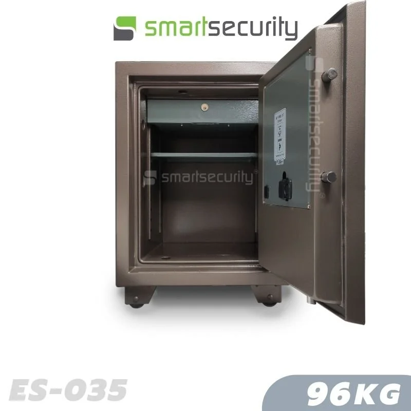 This is a picture of the Eagle safe ES 035 96KG Fireproof Home and Business Safe Box open