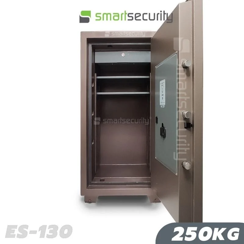 This is a picture of the Eagle safe ES 130 250KG Fireproof Home and Business Safe Box open